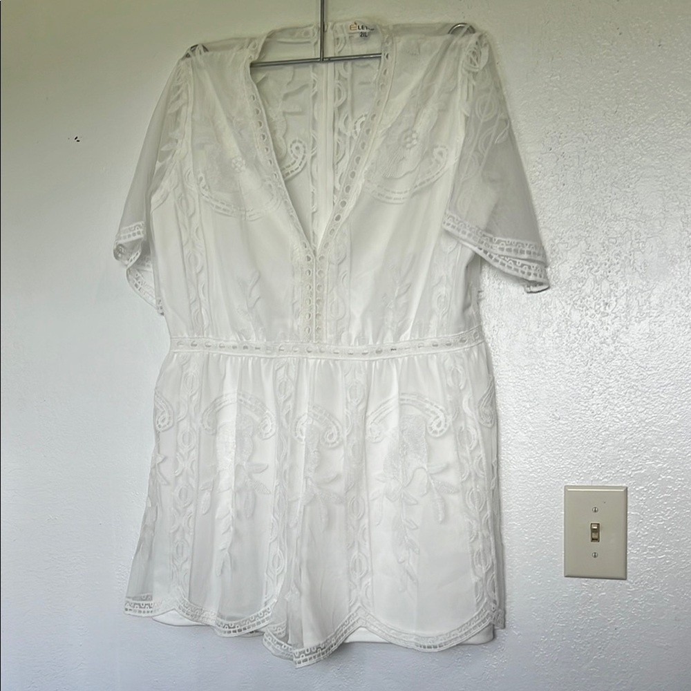 E’Leter White Lace Romper Sz 2XL chic boho